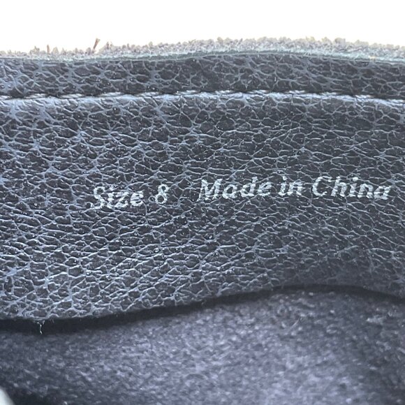 Vita Women’s Gray Suede With Back Zipper Block Heel Ankle Boots Size 8 - Picture 4 of 10